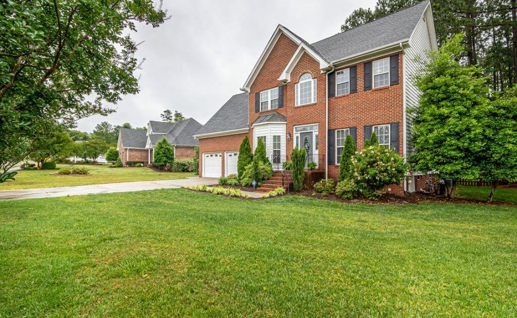 Seasonal Lawn Care Guide and Checklist